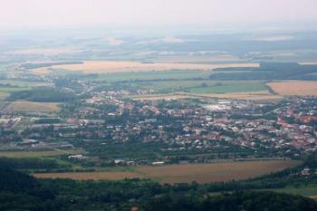 Výhled z rozhledny na Bystřici p. Hostýnem (© 2003 Jiří Čížek)
