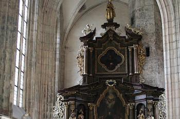 Oltář v nejsevernější boční lodi (© Ivan Grisa, 09/2008)