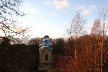 Podzimní pohled na kostel Navštívení Panny Marie  (© Lenka Luňáčková, 12/2012)