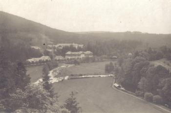 Historická fotografie z 20. let min. stol. (asi rok 1924) - soukr. sbírka IvoR (© ???)