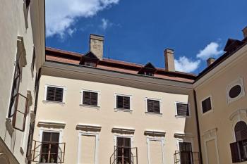 nádvoří zámku  (© Jan P. Štěpánek  05/2024)