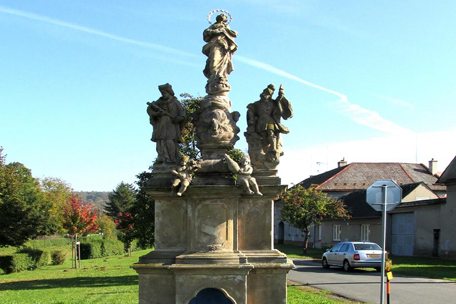 sousoší Panny Marie, sv. Floriána a sv. Jana Nepomuckého