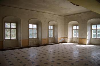 prázdný sál - kdysi jídelna učiliště (© Petr Pospíšil, 09/2012)