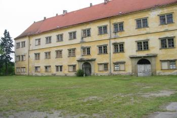 Západní průčelí ( © Dušan Dohňanský 06/2016)
