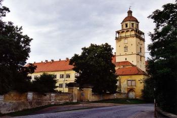 Pohled od jihozápadu (© Jiří Cukr, 07/2002)