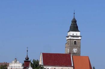 Pohled od hřbitova (v popředí kaple sv. Kříže) (© Jiří Cukr, 08/2009)