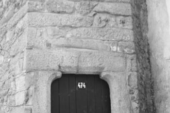 Západní portál věže ( © Ivan Grisa 12/2009)