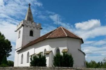 Stolany - kostel (Info Chrudim  07/2015)