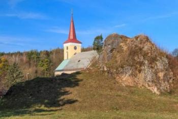 Vápenný Podol-kostel (© Info Heřmanův Městec 09/2014)