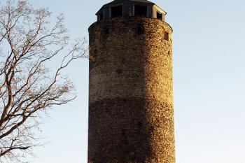 Bergfrit hradu Hasištejn. ( © Radovan Smokoň 12/2006)