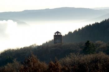 Bergfrit hradu Hasištejn. ( © Radovan Smokoň 12/2006)