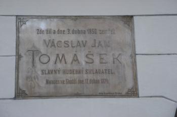 Pamětní deska V.J.Tomáškovi v Praze (© Jiří Špaček 11/2008)