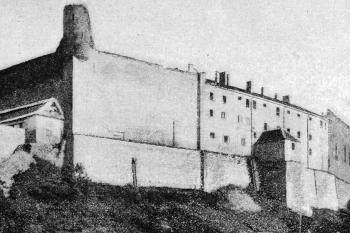 hrad od severozápadu na počátku 20. století (© Nottbeck, Eugen von; Neumann, Wilhelm: Geschichte und Kunstdenkmäler der Stadt Reval, Band 1: Die Geschichte der Stadt bis zum Beginn der Schwedenherrschaft, Burg- und Stadtbefestigung, Franz Kluges Verlag, Reval 1904)