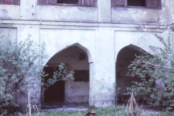 Arkády jižního křídla ( © Ivan Grisa 04/1986)