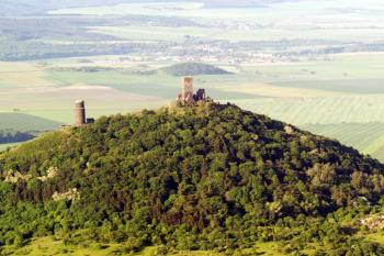 Házmburk - Letecký snímek ( © Radovan Smokoň 06/2006)