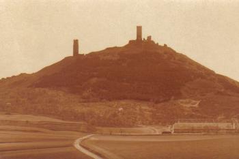 Hazmburk - pohlednice z počátku 20.století (soukr.sbírka IvoR) ( © anon.)