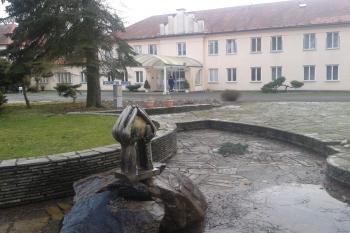 Pohled na centrální budovu lázní (© Ivo Rozehnal 03/2020)