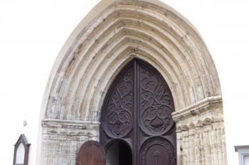 portál kostela (© Milan Caha 09/2016)