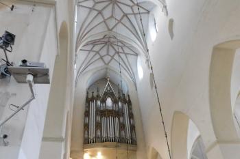 interiér kostela - varhany (© Milan Caha 09/2016)