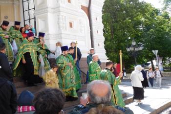 obcházení chrámu při bohoslužbě (© Milan Caha 07/2017)