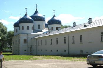 Chrám Povýšení sv. Kříže v areálu kláštera sv. Jiří ve Velikém Novgorodu (© Pavel Vítek 06/2018)