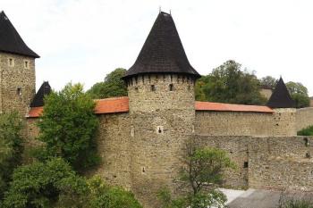 pohled na hrad z koruny štítové zdi ( © Jan P. Štěpánek 09/2005)