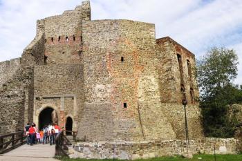 celkový pohled na vnitřní hrad ze 4. nádvoří ( © Jan P. Štěpánek 09/2005)