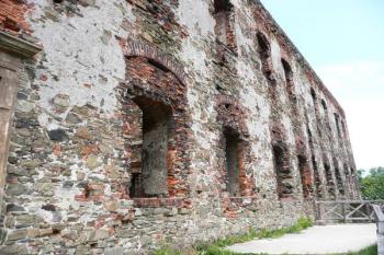 východní průčelí východního paláce hradu ( © Jan P. Štěpánek 06/2008)