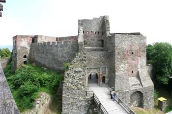 hradní jádro v pohledu z Husitské věže ( © Jan P. Štěpánek 06/2008)