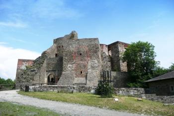 hradní jádro od jihu ( © Jan P. Štěpánek 07/2008)
