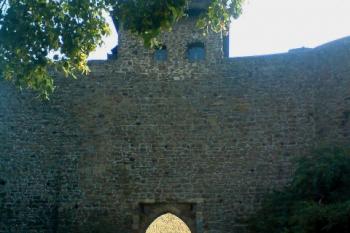 první hradní brána (© Nikola Mildová, 07/2009)