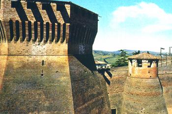 Rocca - pevnost Mondavio, v provincii Pesaro a Urbino v regionu Marche, Itálie (© Pavel Vítek 05/2001)