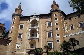Vévodský palác v italském Urbinu (© Pavel Vítek 05/2001)