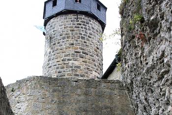 Hrad Zwernitz nad obcí Sansparei v bavorské Horní Falci   (© Pavel Vítek 05/2001)