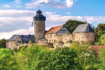 Hrad Zwernitz nad obcí Sansparei v bavorské Horní Falci   (© Pavel Vítek 05/2001)