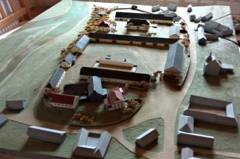 Model podoby dvora na počátku 20. století v expozici (© Jan P. Štěpánek 05/2020)
