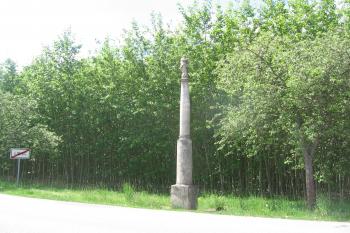 Pohled na výjezdu z obce směr Rudolfov (© Jaroslav Špiroch 05/2020)