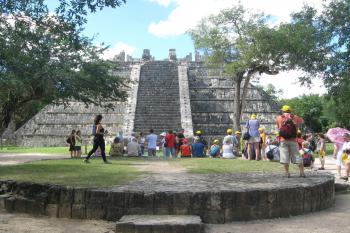 Bývalé indiánské město Chichen Itzá v Mexiku (© Pavel Vítek 07/2003)