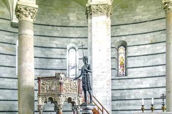 Baptisterium na Náměstí zázraků v italské Pisa (© Pavel Vítek 05/2001)