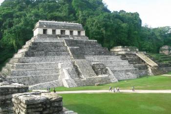 Mayská archeologická lokalita Palenque v Mexiku (© Pavel Vítek 07/2003)