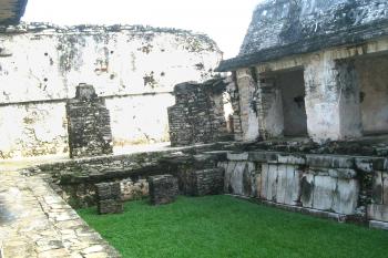 Mayská archeologická lokalita Palenque v Mexiku (© Pavel Vítek 07/2003)