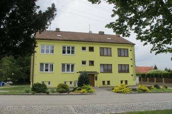 Bytovka čp. 47 místo hosp. budovy (© Dušan Dohňanský 07/2019)