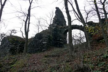 Zřícenina hradu Himlštejn (© aleshwarrior, 11/2013)