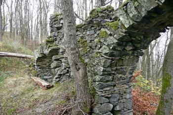 Zřícenina hradu Himlštejn (© aleshwarrior, 11/2013)