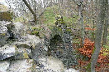 Zřícenina hradu Himlštejn (© aleshwarrior, 11/2013)