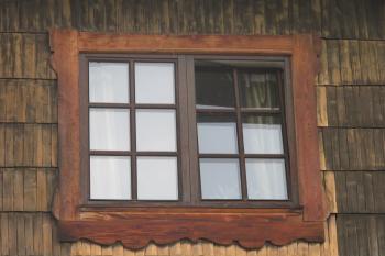 Detail okna (© Dušan Dohňanský 05/2020)