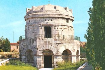 Theodorichovo mauzoleum v italské Ravenně (© Pavel Vítek 05/2001)