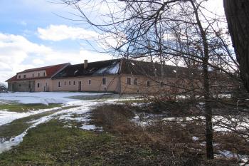 budovy dvora od severovýchodu (© Marcela Váňová 01/2021)