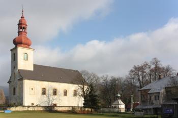 Kostelní areál od jihu (© Ivan Grisa 11/2011)