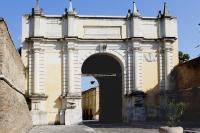 Porta Adriana